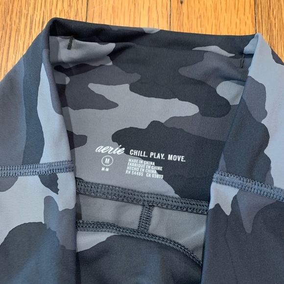 Aerie Camo Dri Fit Capri Workout Pants - Picture 4 of 6